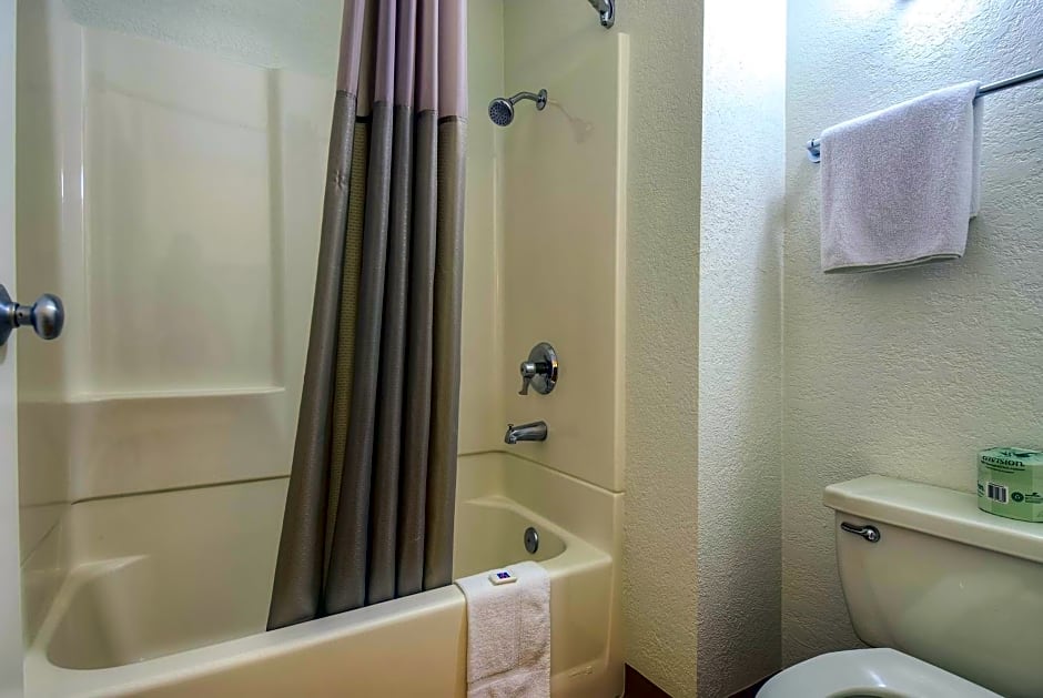 Motel 6-Rowland Heights, CA - Los Angeles - Pomona