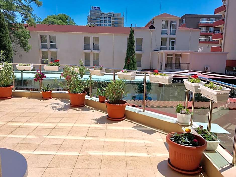Maverick Hotel