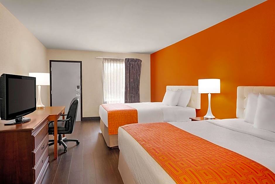 Howard Johnson by Wyndham Chattanooga Lookout Mountain I-24