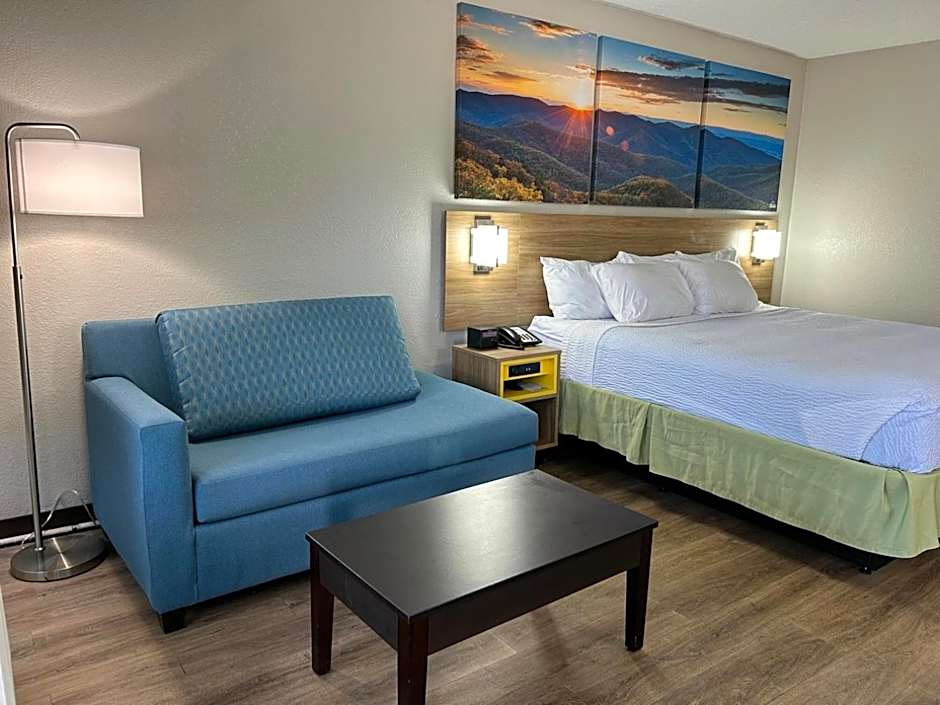 Days Inn by Wyndham Clayton