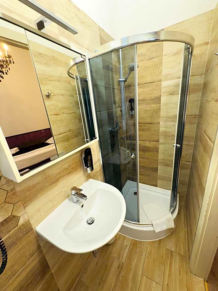 Hotel Pension Baron am Schottentor