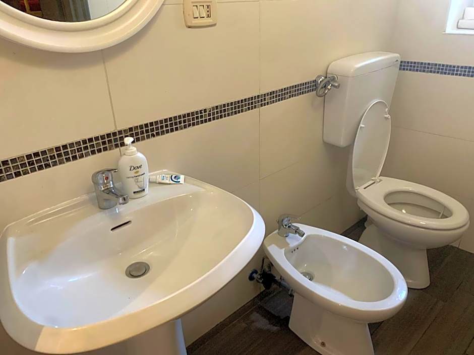 Short Stop Room – Florence, IA