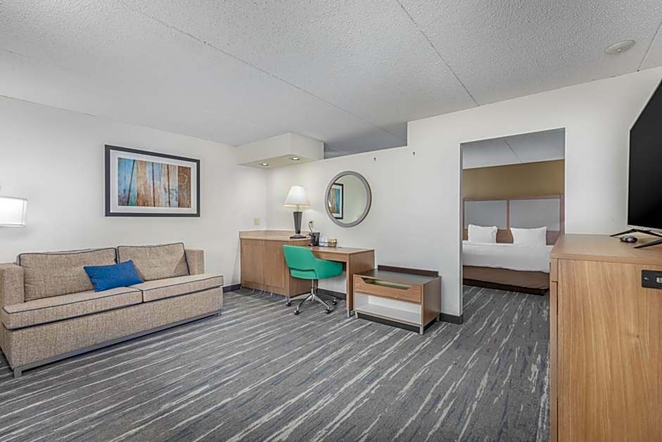 Crossroads Inn & Suites