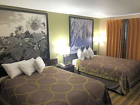 Queen Room - Non-Smoking