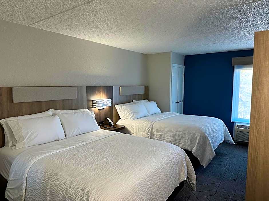 Holiday Inn Express & Suites Eden Prairie  Minneapolis By IHG