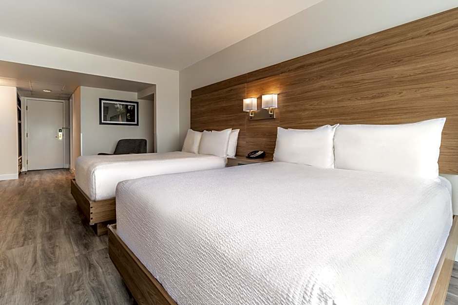 Atrium Hotel Vancouver