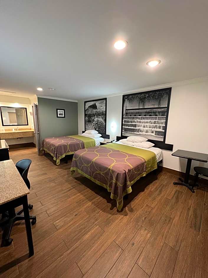 Super 8 by Wyndham McAllen/Downtown