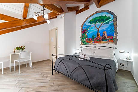 Deluxe Double Room (2 Adults + 1 Child)