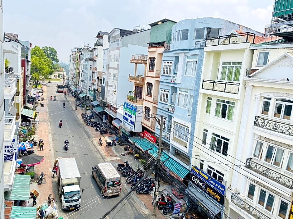 Chill House Dalat Hotel 