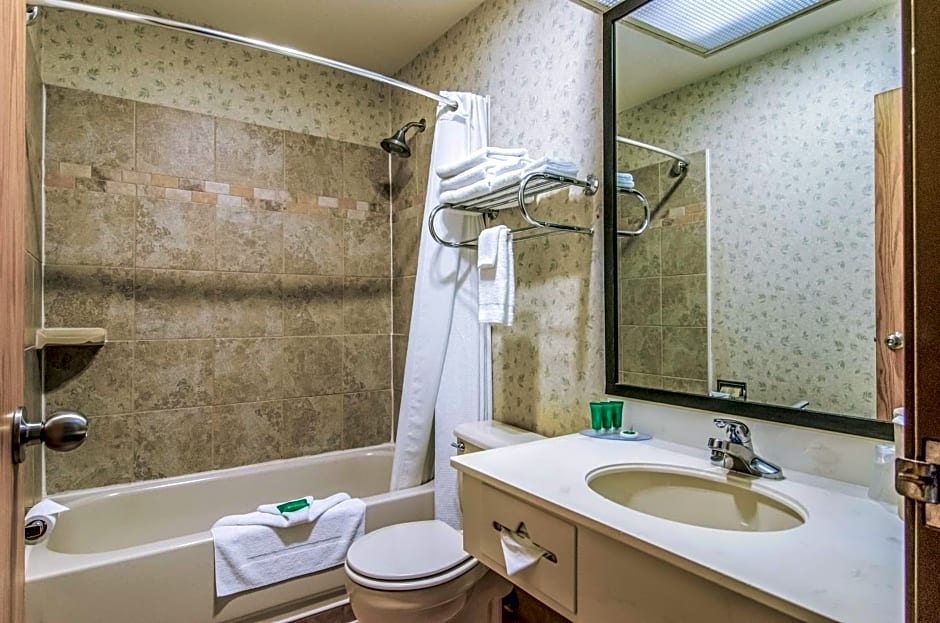 Guesthouse Inn & Suites Poulsbo