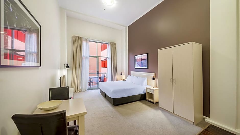 Oaks Sydney Goldsbrough Suites