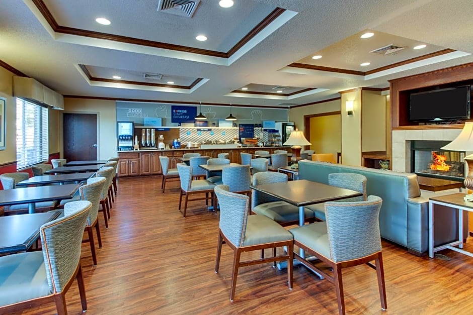 Holiday Inn Express Hotel & Suites Lancaster-Lititz