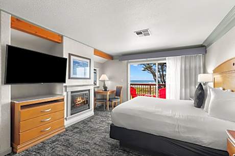 King Whirlpool Tub Room with Ocean View - (No Pets)