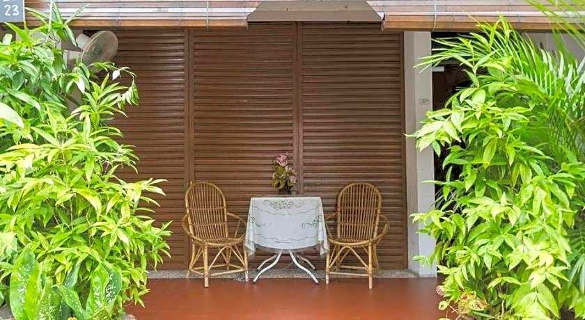 Cocoa Mews Cafe & Home