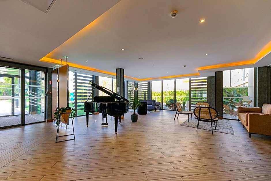 Zenitude Hotel la Valadiere, Ascend Hotel Collection