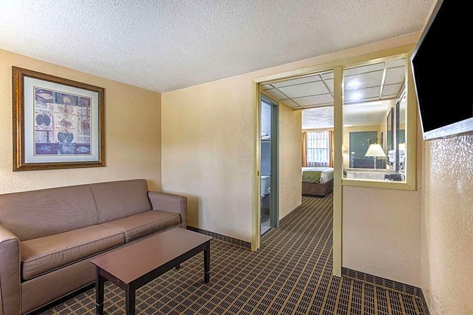 Quality Inn & Suites Big Rapids near University