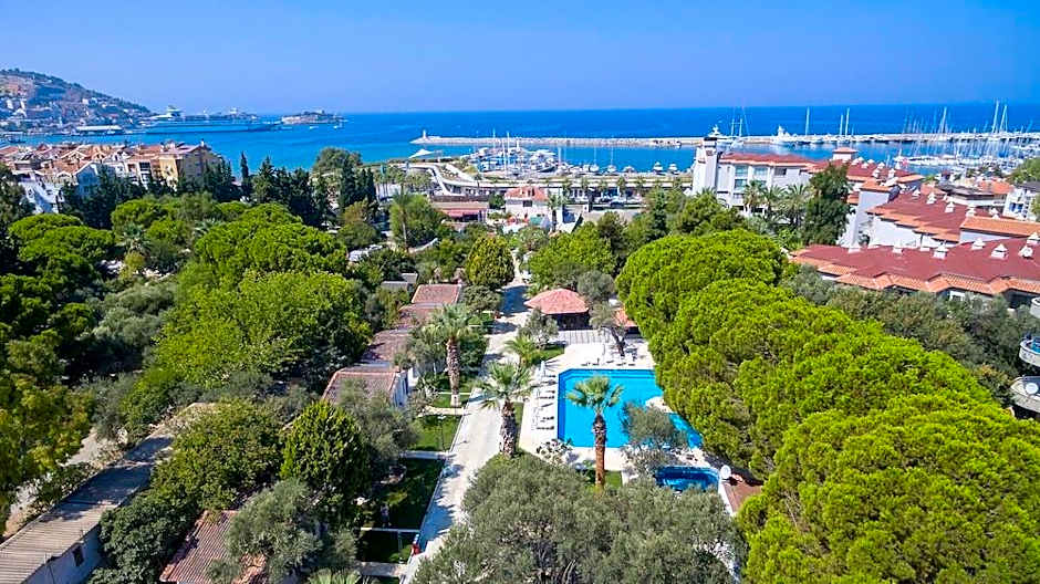 Risus Garden Marina Hotel