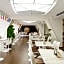 Planet Hotel