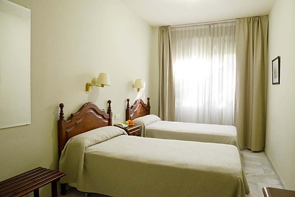 Photo 1 of 4 of Single Room