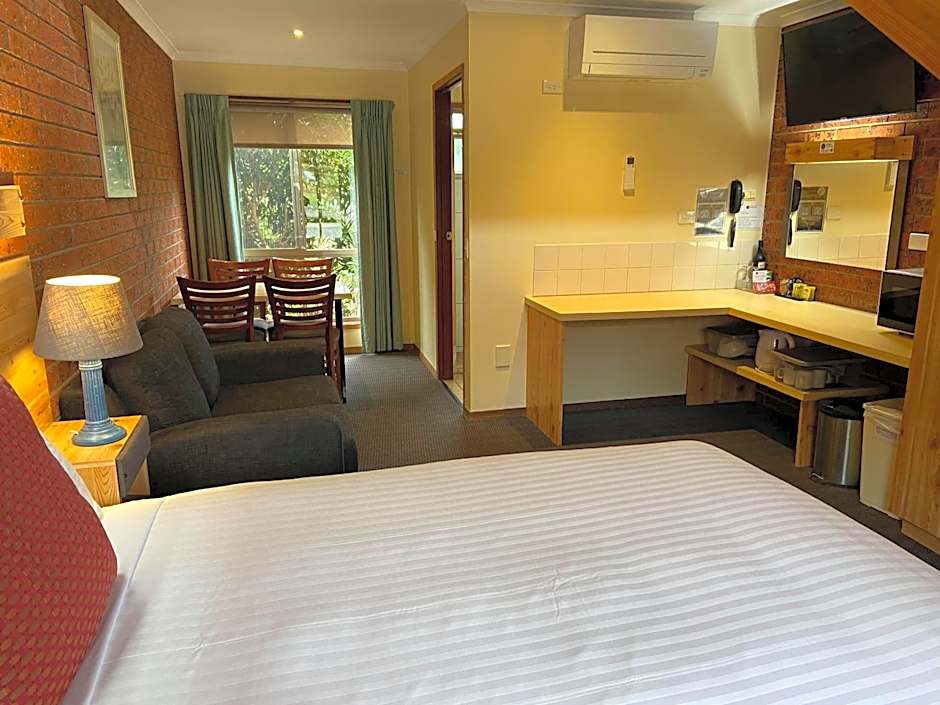 AAt 28 Goldsmith Motel