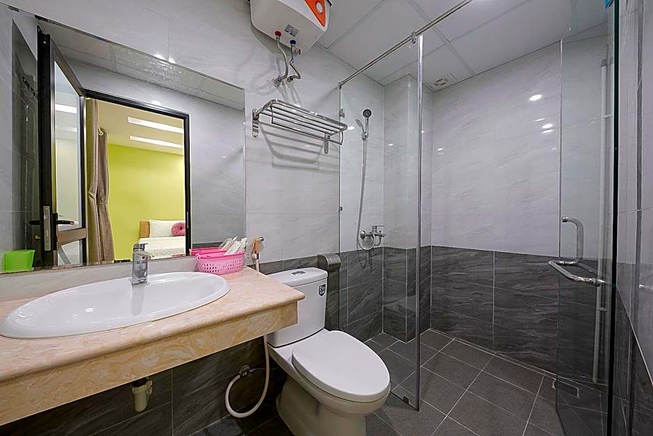 Golden Lotus Airport Hotel & Travel