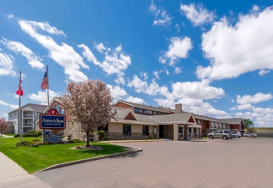 AmericInn by Wyndham Fargo West Acres