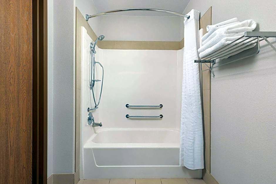 Super 8 by Wyndham St-Jerome