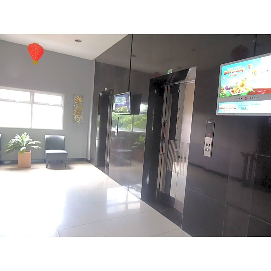 Reva Room on Gunung Putri Square Apartment