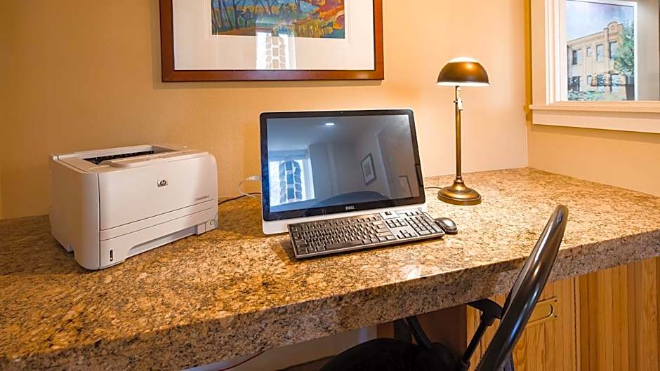 Best Western Plus Plaza Hotel