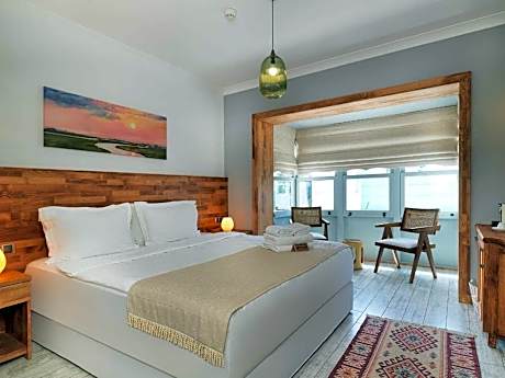 Standard Queen Room