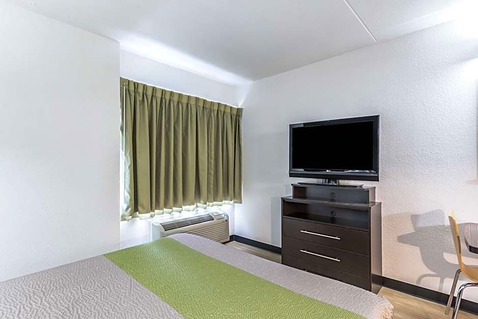 Studio 6-Indianapolis, IN