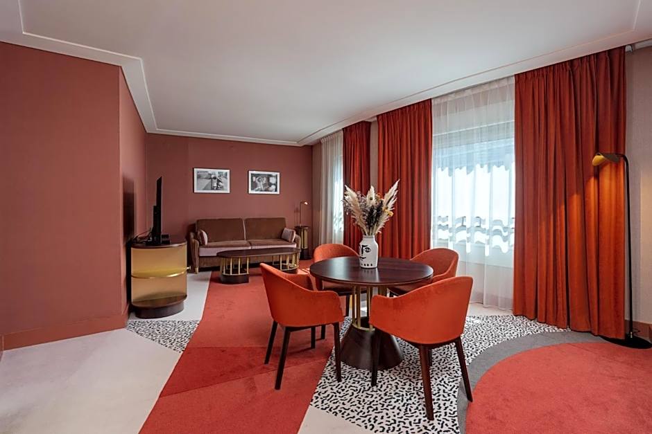 Nest Hotel Paris la Défense - MGallery Collection
