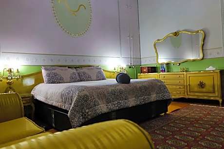 Superior King Suite