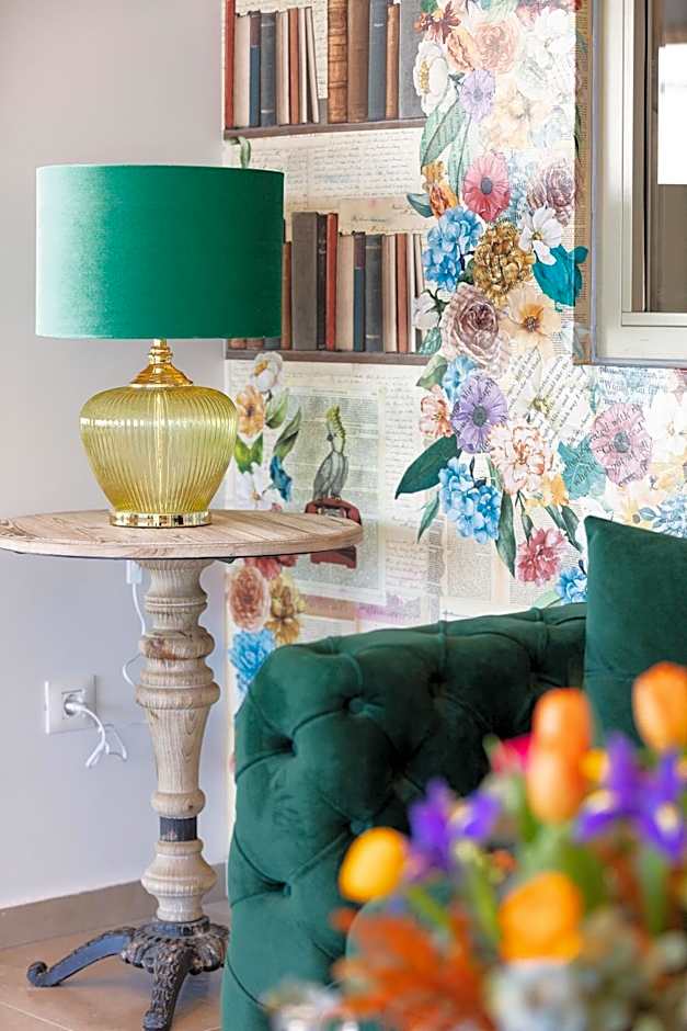 Lines Concept Accommodation