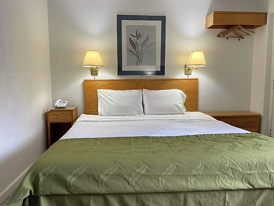 Photo 1 of 4 of 1 King Bed