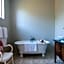 Leeuwenbosch Country House - Amakhala Game Reserve
