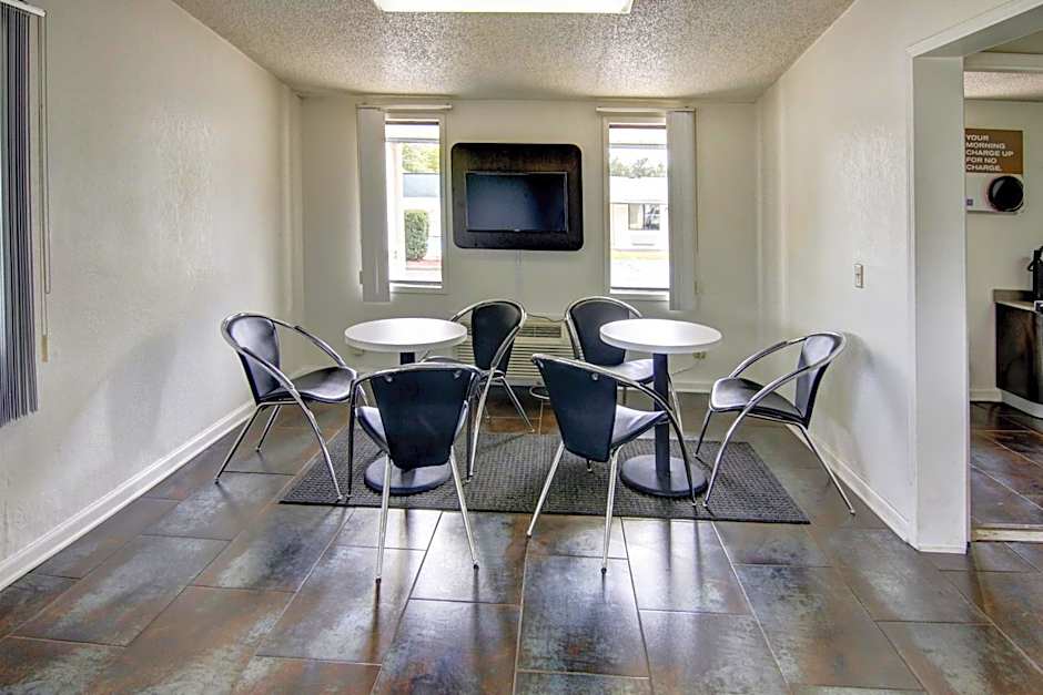 Motel 6-Union City, GA - Atlanta Airport