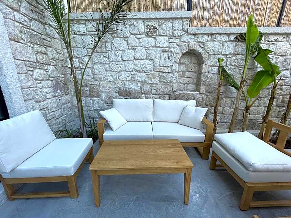 Rhea Alacatı Boutique Hotel