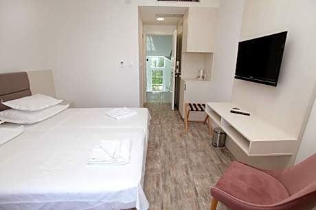 Double Room with Balcony and Sea View