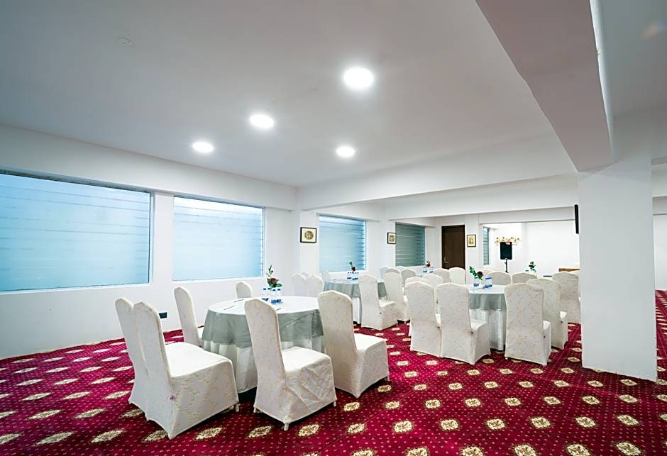 The Whitestone Inn & Suites ( A Centrally Heated Mountain & Valley View )