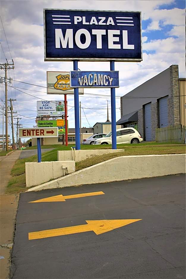 Plaza Motel