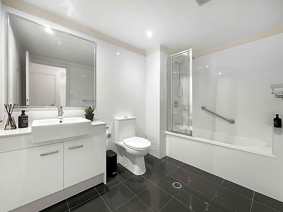 Bribie Sunset Vistas - Coastal Bliss Awaits