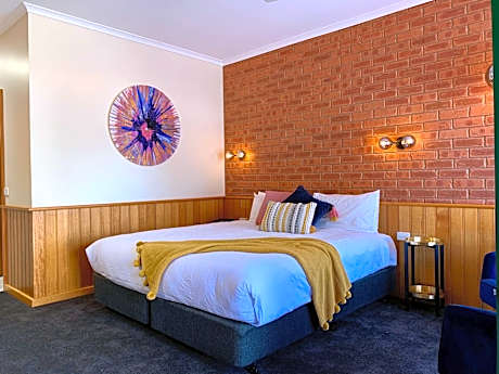 Golden River Motor Inn