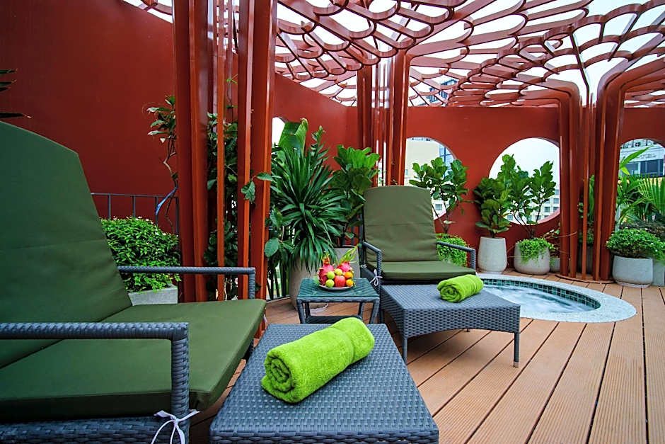 Me Saigon Boutique Hotel