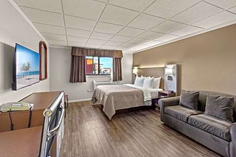 1 Queen Bed, Nonsmoking, Upgrade