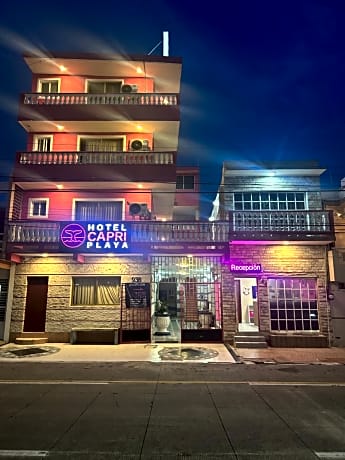 Hotel Capri Playa a una calle de la Playa Regatas