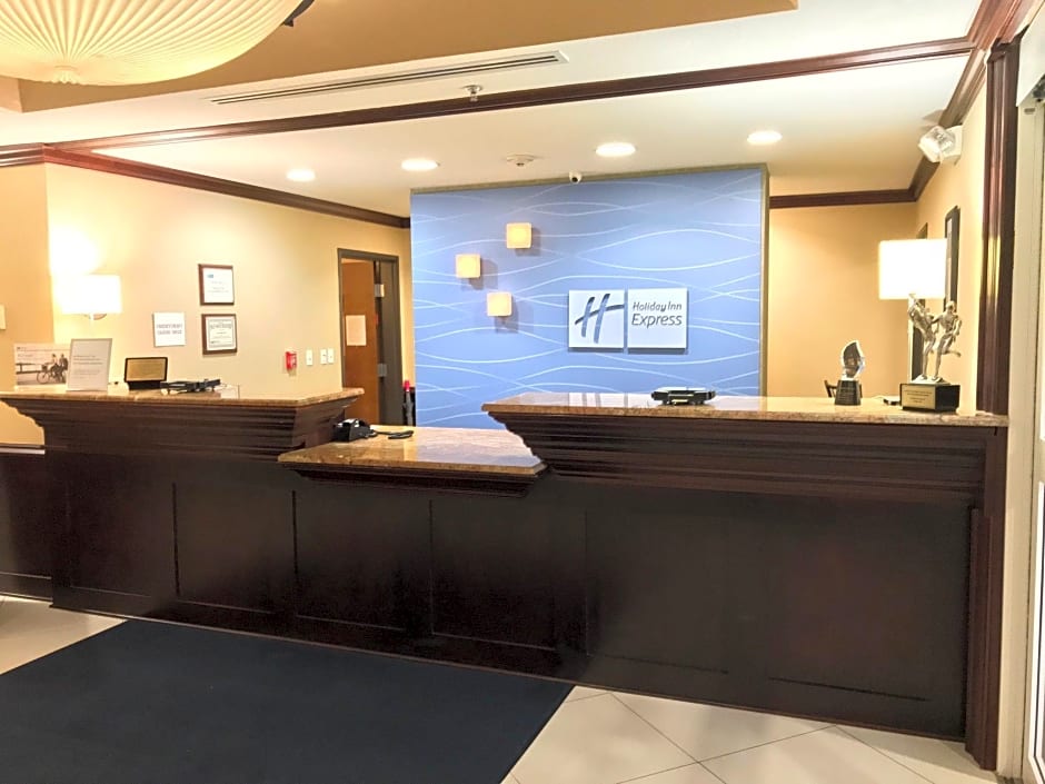 Holiday Inn Express Hotel & Suites-Magee By IHG