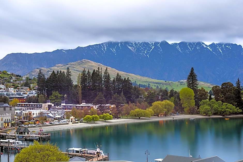 Novotel Queenstown Lakeside