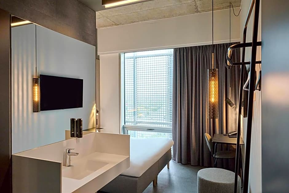 Zleep Madrid Airport