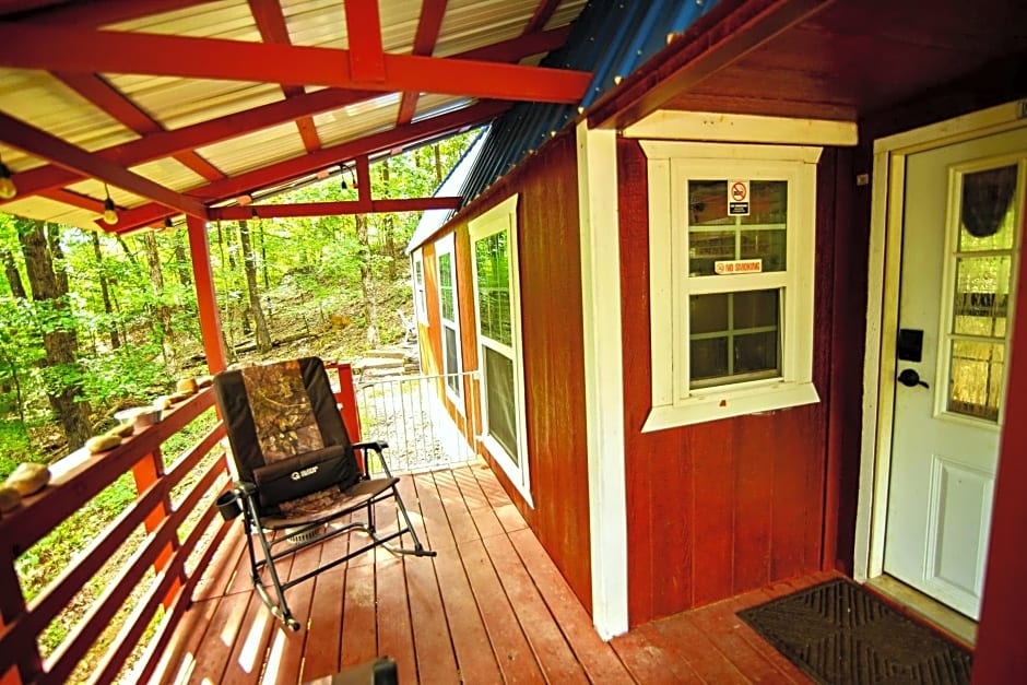 The Americana - Parker Creek Bend Cabins